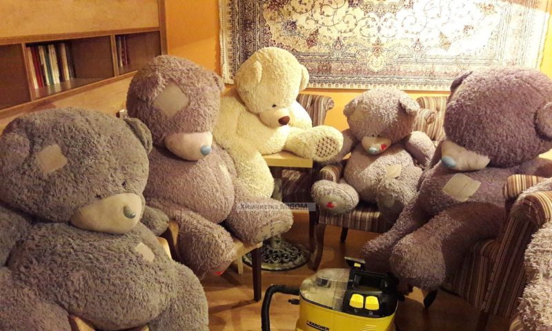 Чистка мягких игрушек (медведей) кафе МойКофе фото