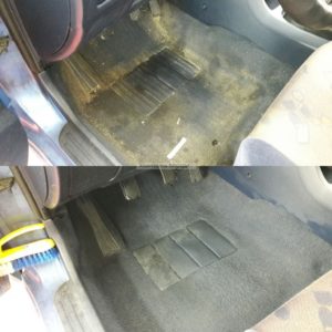 Очистка пола автомобиля от грязи и песка фото